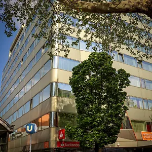 **** Szálloda Simm's - Cityhotel Next To Metro U3 Ausztria